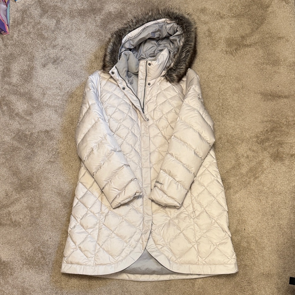 Eddie Bauer Ivory Quilted Winter jacket with fur hood